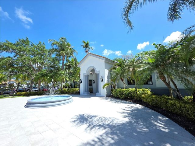 2620 S University Drive 111, Davie, FL 33328