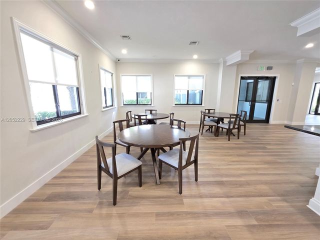 2620 S University Drive 111, Davie, FL 33328