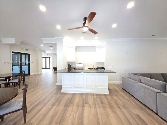 2620 S University Drive 111, Davie, FL 33328