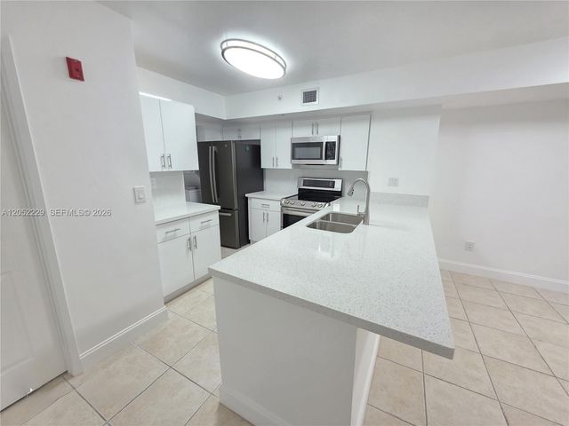 2620 S University Drive 111, Davie, FL 33328