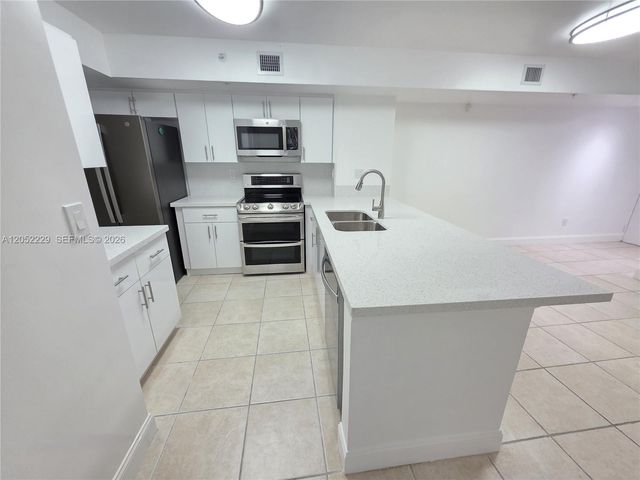 2620 S University Drive 111, Davie, FL 33328
