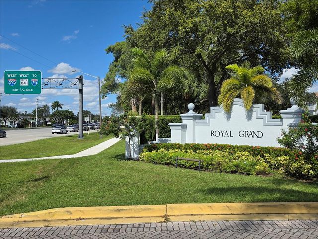 2620 S University Drive 111, Davie, FL 33328