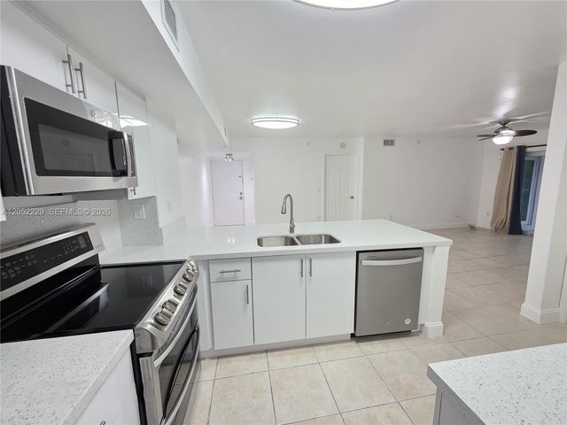 2620 S University Drive 111, Davie, FL 33328