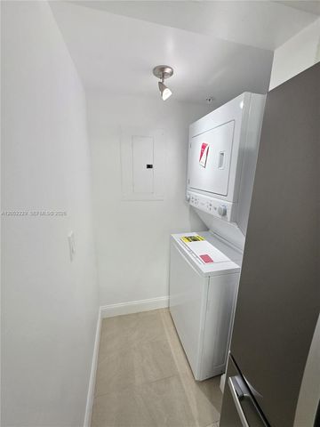 2620 S University Drive 111, Davie, FL 33328