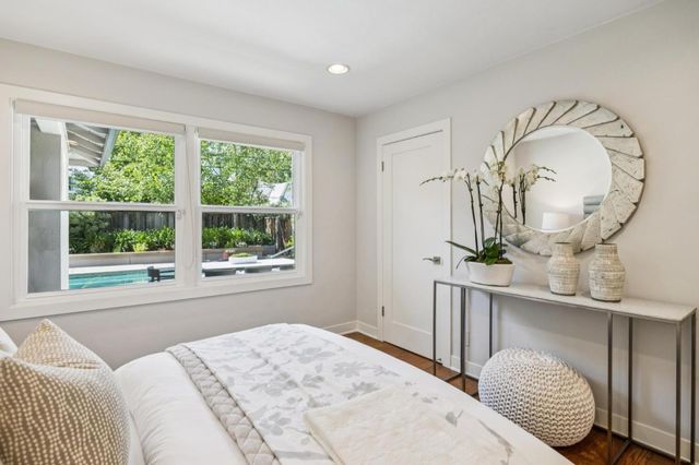 1800 Oakdell Drive, Menlo Park, CA 94025