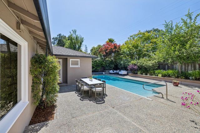 1800 Oakdell Drive, Menlo Park, CA 94025