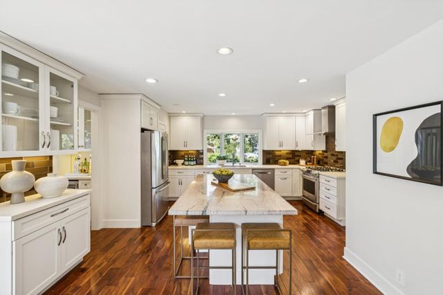 1800 Oakdell Drive, Menlo Park, CA 94025
