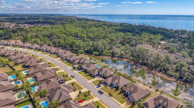 4733 Foxtail Palm Dr, Gulf Breeze, FL 32563