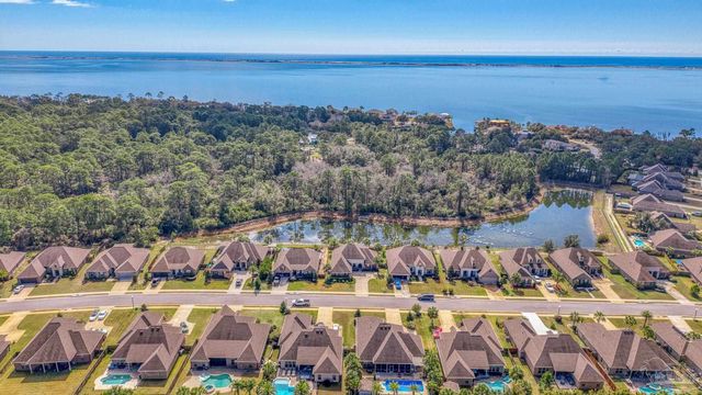 4733 Foxtail Palm Dr, Gulf Breeze, FL 32563
