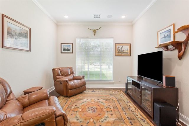 1092 Century Oaks Drive, China Spring, TX 76633