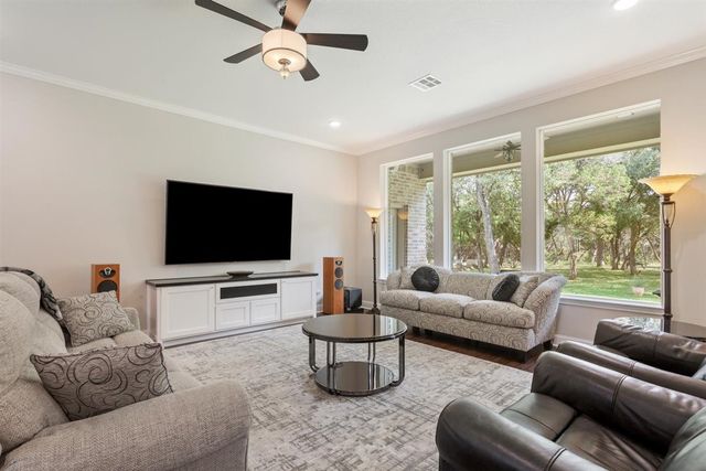 1092 Century Oaks Drive, China Spring, TX 76633