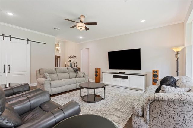 1092 Century Oaks Drive, China Spring, TX 76633