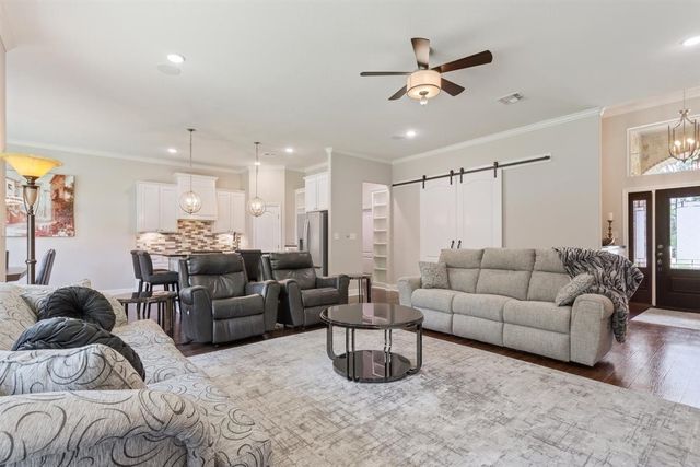 1092 Century Oaks Drive, China Spring, TX 76633