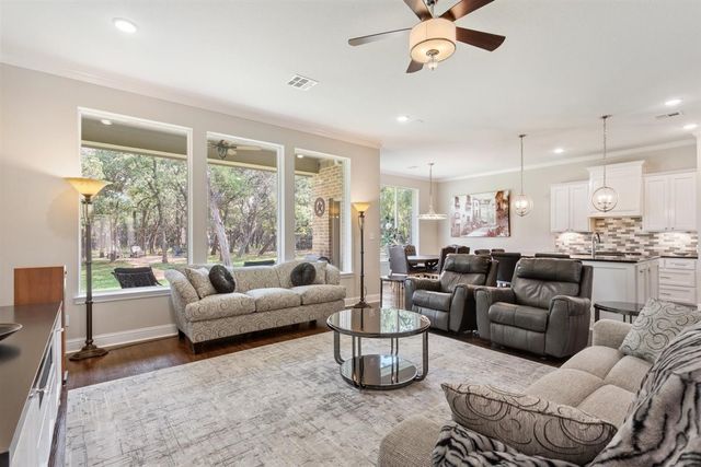 1092 Century Oaks Drive, China Spring, TX 76633