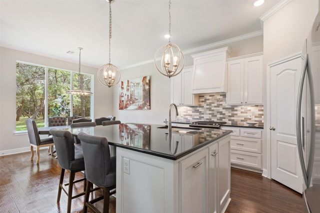 1092 Century Oaks Drive, China Spring, TX 76633