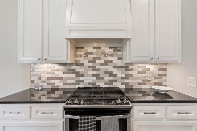 1092 Century Oaks Drive, China Spring, TX 76633