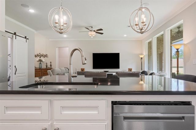 1092 Century Oaks Drive, China Spring, TX 76633