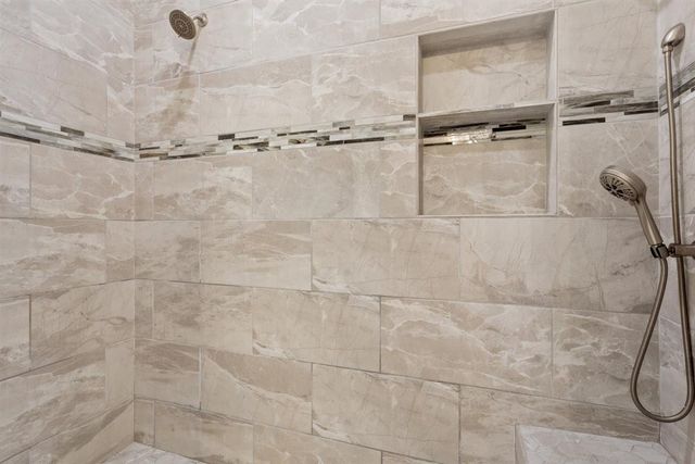 1092 Century Oaks Drive, China Spring, TX 76633