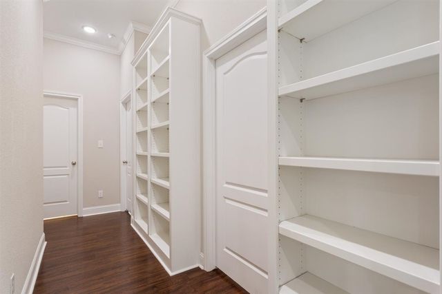 1092 Century Oaks Drive, China Spring, TX 76633