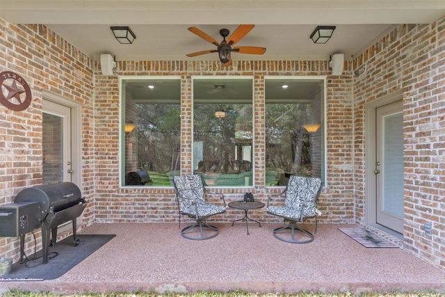 1092 Century Oaks Drive, China Spring, TX 76633