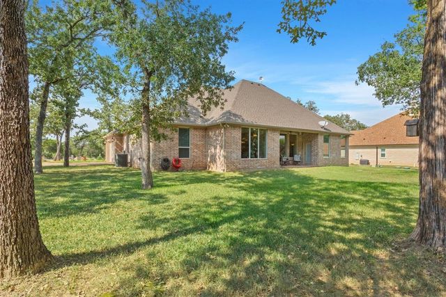 1092 Century Oaks Drive, China Spring, TX 76633