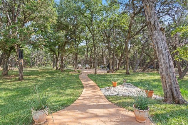 1092 Century Oaks Drive, China Spring, TX 76633