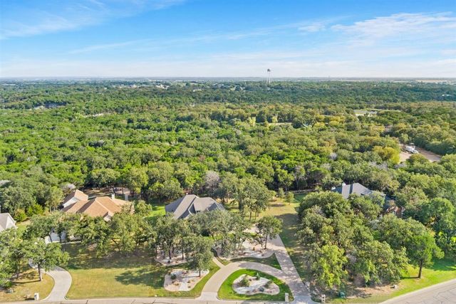 1092 Century Oaks Drive, China Spring, TX 76633