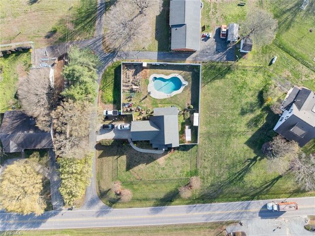 1066 Hickory Tree Road, Winston-salem, NC 27127