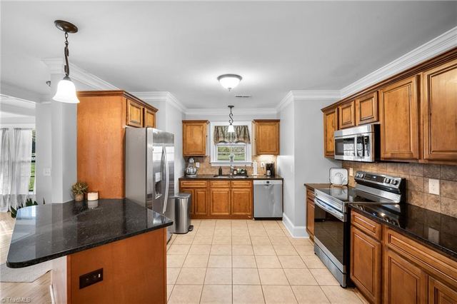 1066 Hickory Tree Road, Winston-salem, NC 27127