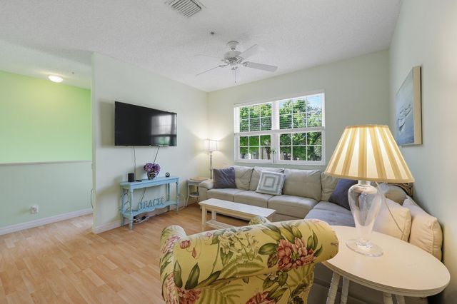 114 Lighthouse Cir, J, Tequesta, FL 33469