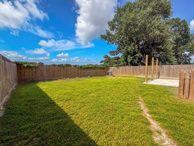 4718 Meadow Park Drive, Houston, TX 77048