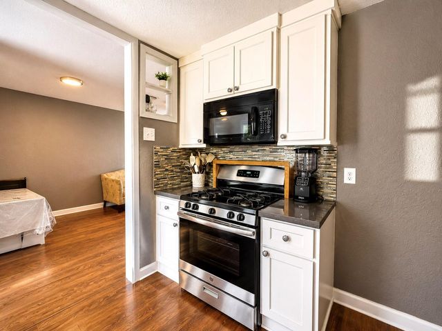 4718 Meadow Park Drive, Houston, TX 77048