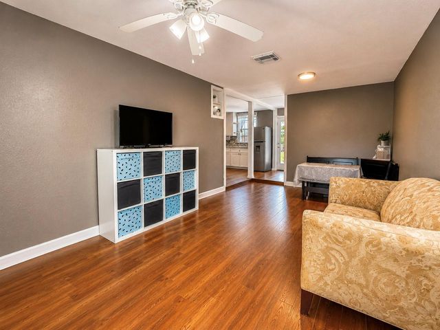 4718 Meadow Park Drive, Houston, TX 77048