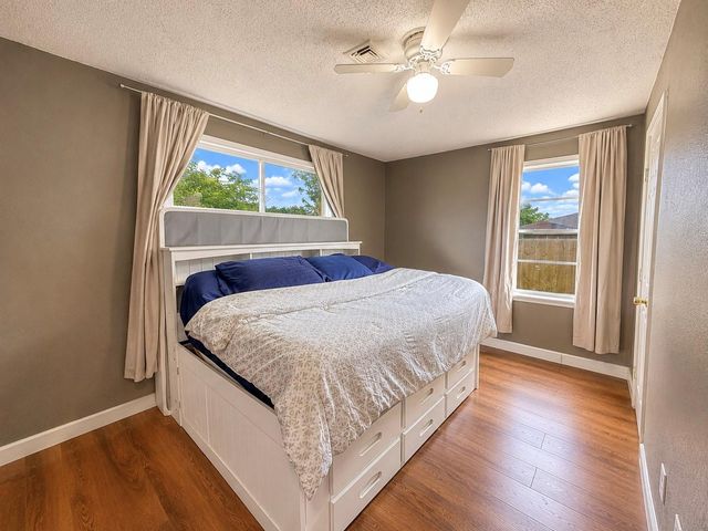 4718 Meadow Park Drive, Houston, TX 77048