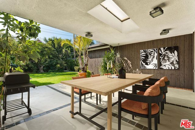 719 N Bedford Drive, Beverly Hills, CA 90210