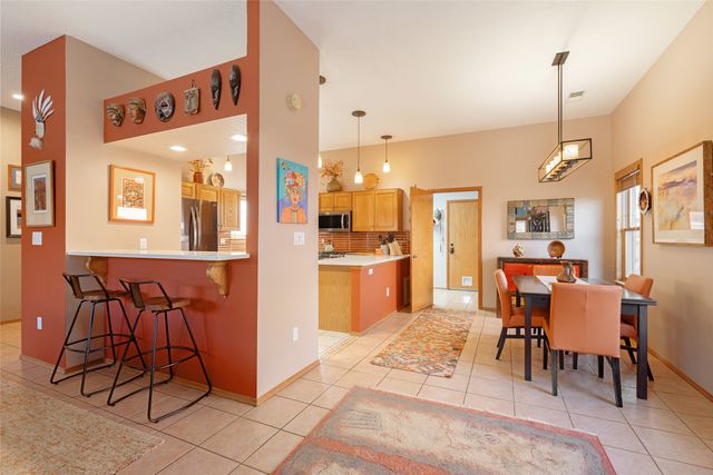 7487 Sagebrush Road, Santa Fe, NM 87507