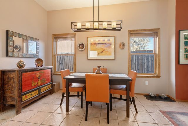 7487 Sagebrush Road, Santa Fe, NM 87507