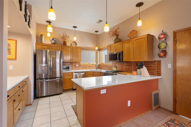 7487 Sagebrush Road, Santa Fe, NM 87507