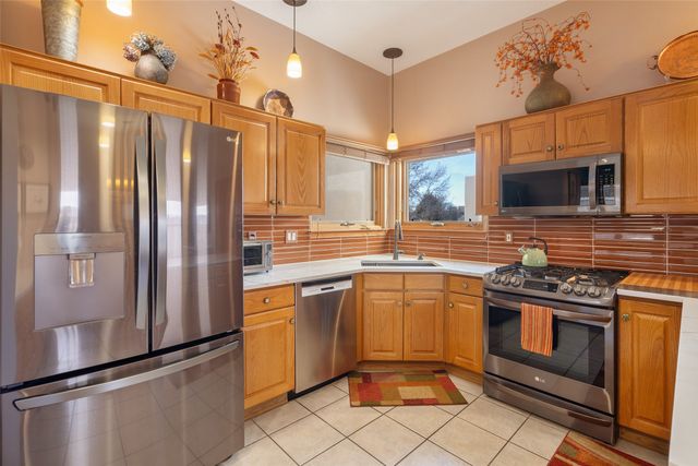 7487 Sagebrush Road, Santa Fe, NM 87507