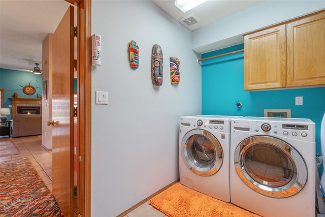 7487 Sagebrush Road, Santa Fe, NM 87507