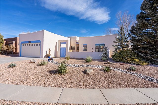 7487 Sagebrush Road, Santa Fe, NM 87507