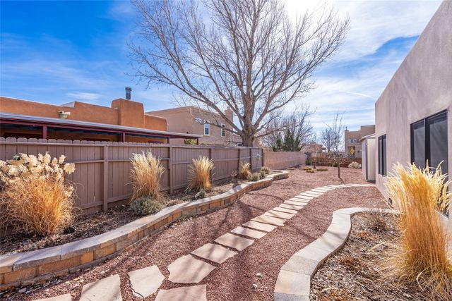 7487 Sagebrush Road, Santa Fe, NM 87507