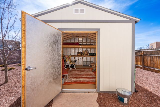 7487 Sagebrush Road, Santa Fe, NM 87507