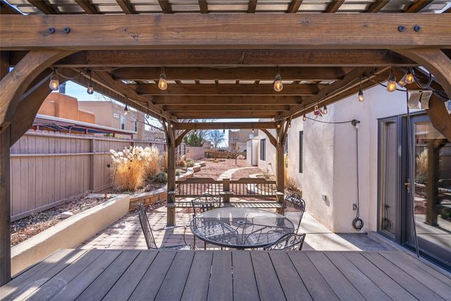 7487 Sagebrush Road, Santa Fe, NM 87507