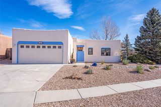 7487 Sagebrush Road, Santa Fe, NM 87507