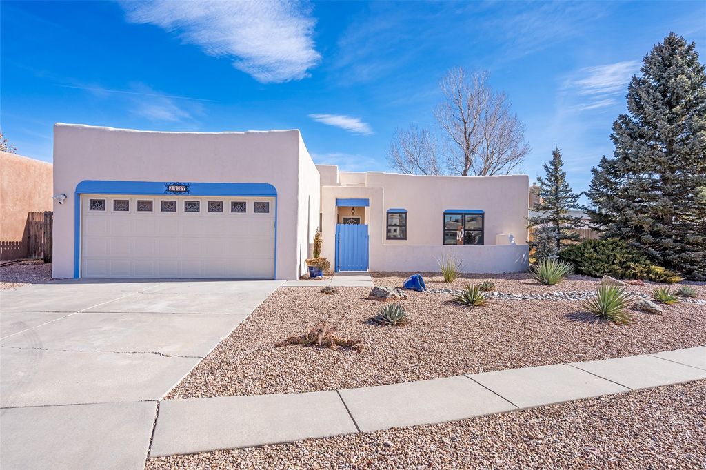 7487 Sagebrush Road, Santa Fe, NM 87507