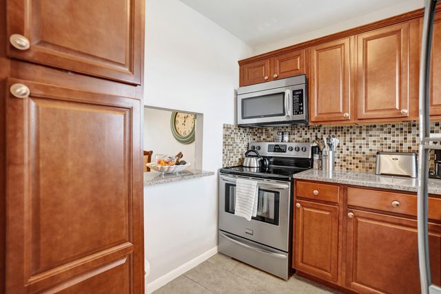 2901 E Sunrise Lakes Drive E 305, Sunrise, FL 33322