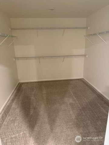 1420 32nd Street NW, Puyallup, WA 98371