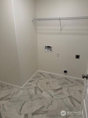 1420 32nd Street NW, Puyallup, WA 98371