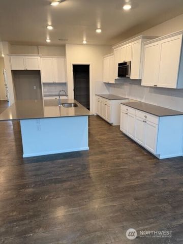 1420 32nd Street NW, Puyallup, WA 98371